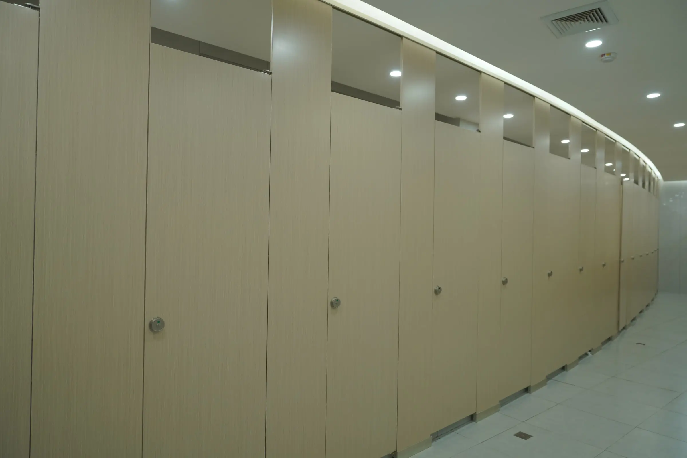 雅座honeycomb系列卫生间隔断工程实景